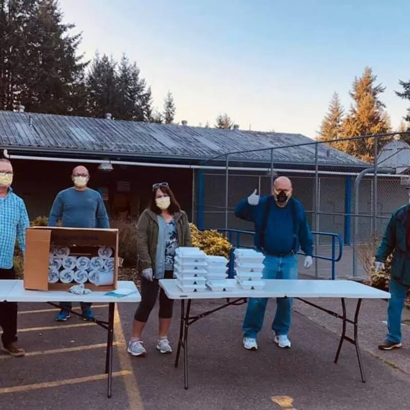 Prairie Ridge Dinners - Serving at Prairie Ridge while Practicing Social Distancing