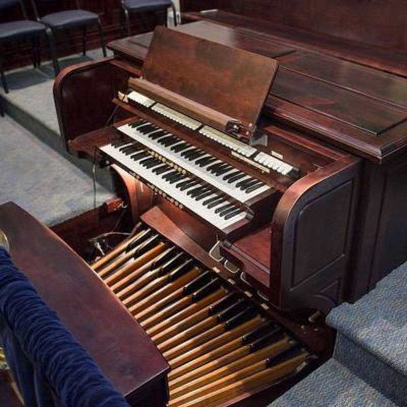 Ebensburg Presbyterian Church organ