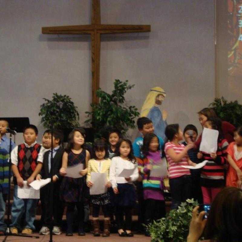 DM children sing for Christmas celebration