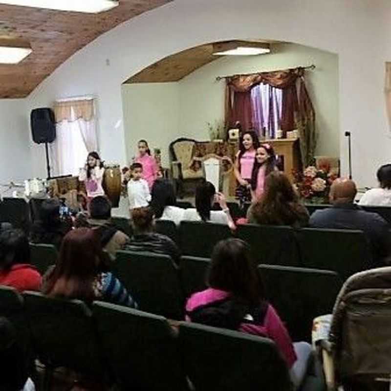 Iglesia Evangelica Wesleyana Restauradora - Meriden, Connecticut