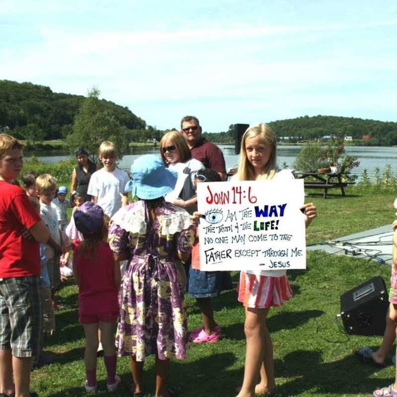 Ecumenical service in Head Lake Park 2010