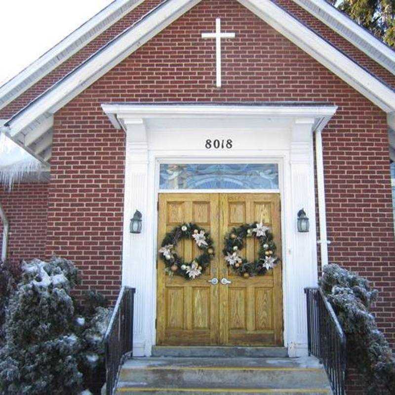 Thornhill Baptist decorated for Christmas