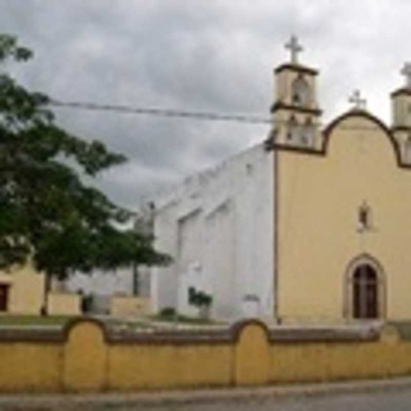 Santa Clara de Asís Parroquia - Cenotillo, Yucatan