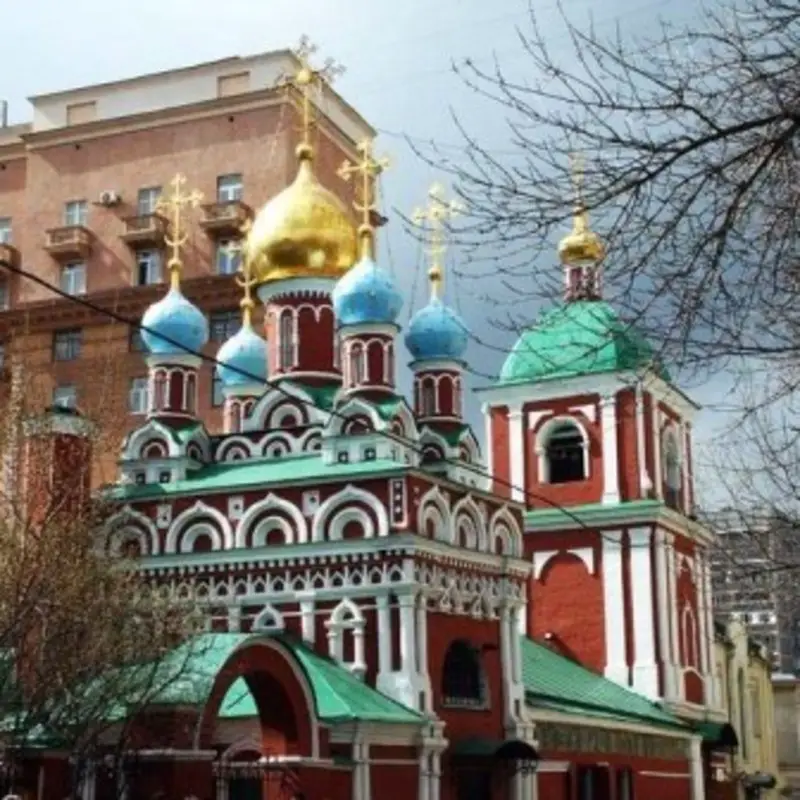 Храм пресвятой богородицы в москве. Храм Успения Пресвятой Богородицы в Гончарах. Храм Успения Божией матери Москва. Церковь Успения Пресвятой Богородицы Таганская. Церковь Успения в Гончарах в Москве.