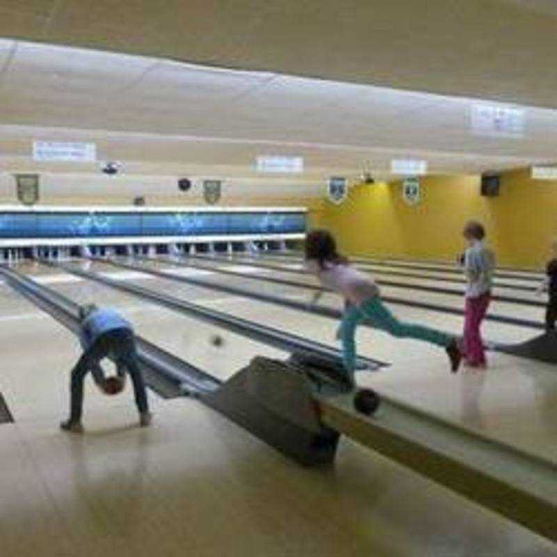 2013 Altar Servers and Youth involved in Liturgy Bowling Party