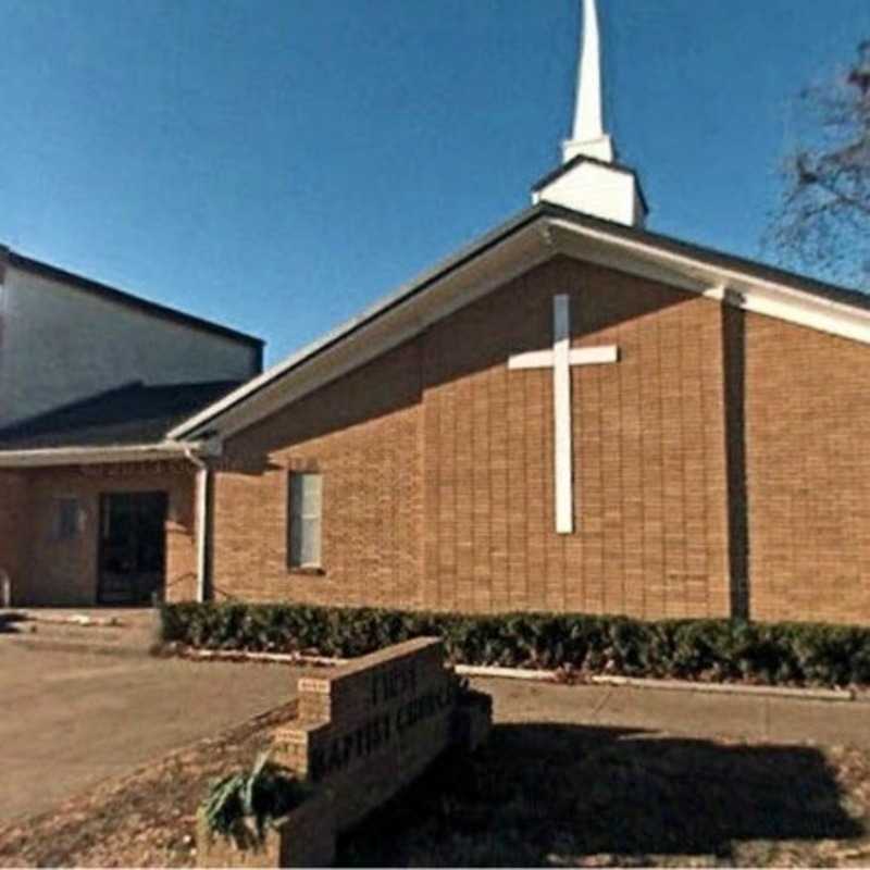 First Baptist Church - Ennis, Texas