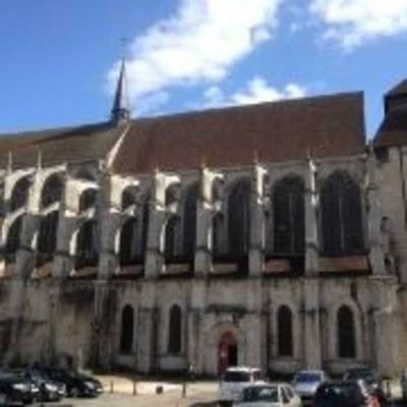 Saint Pierre - Chartres, Centre