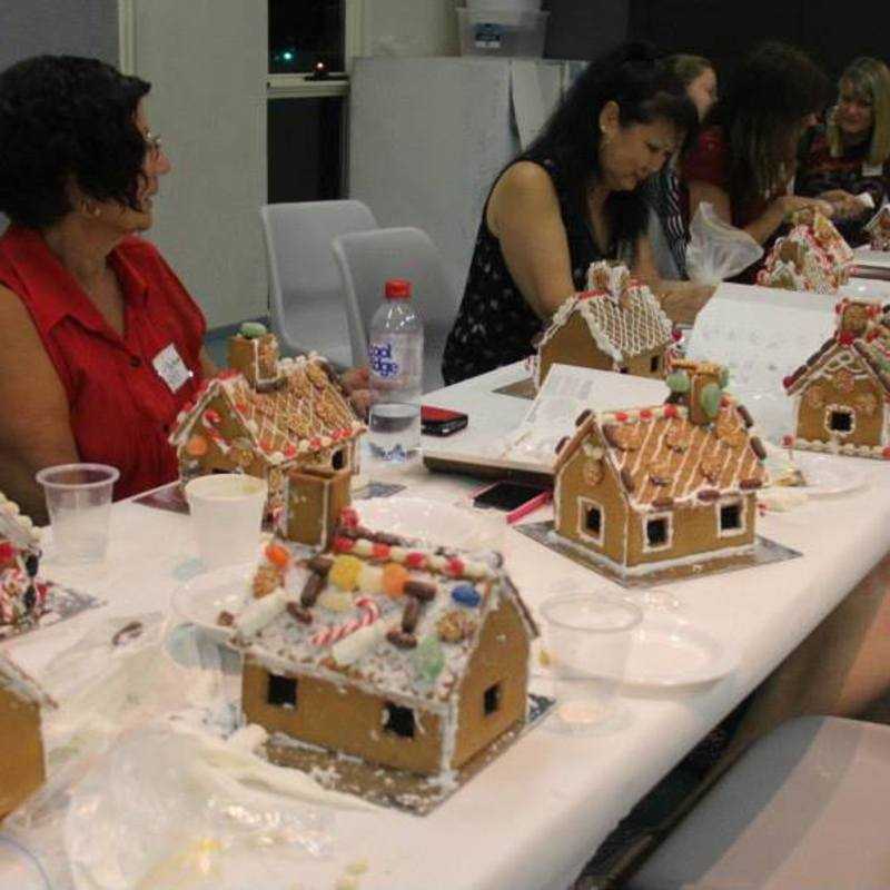 Reedy Women Gingerbread House making night