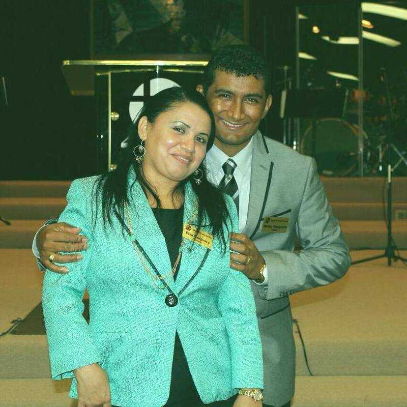 Pastores Walter & Elsa Oseguera