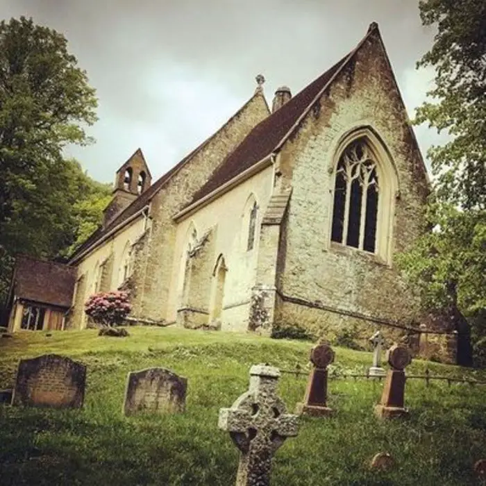 christ-church-church-of-england-church-near-me-in-coldharbour-sy