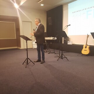 Ps Ian bringing the Word