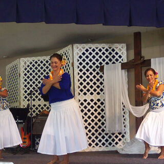 Hula dancers