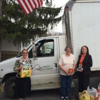 Loaves & Fishes Food Pantry