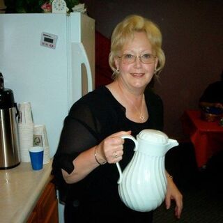 Ladies Inspiration Day - Diana serving tea