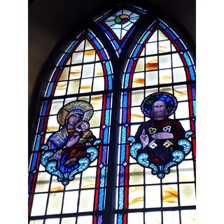 Stained glass window: Our Lady of Perpetual Help and Child Jesus and St. Peter with the Keys of Heaven