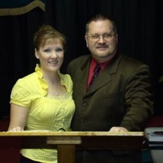 Senior Pastors Joe & Julie Overholt