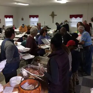 Boxing up Thanksgiving dinner for hungry folks