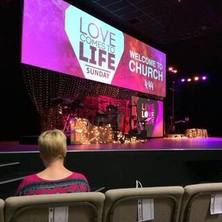 Sunday morning at Church about to begin