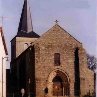 Eglise Saint-saturnin Au Quartier - Le Quartier, Auvergne