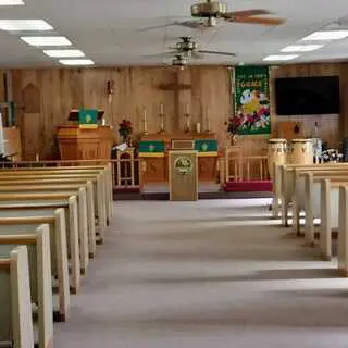 Iglesia Pentecostal Como Llama de Fuego - Haines City, Florida