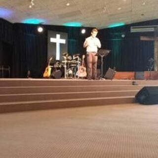 Pastor Ian Walton talking about suffering