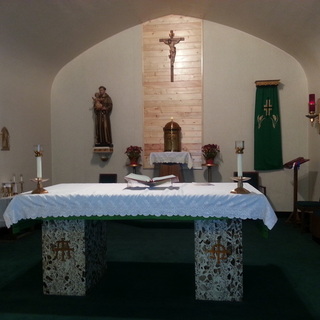 The altar - photo courtesy of Church-Hopping in Utah