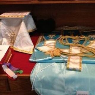 Chalice and Marian Vestments - SLTM Xmas Latin Mass