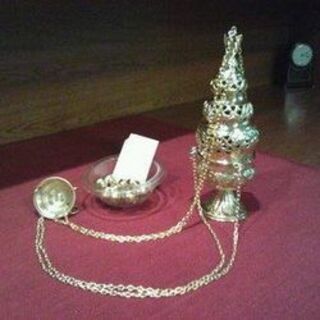 New Thurible at SLTM looks like papal tiara with 3 chain support and one middle chain