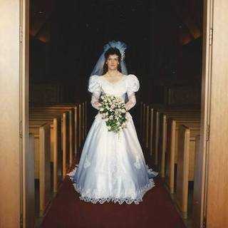 The bride in the Chapel before the wedding - photo courtesy Frank Pickens