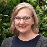 Rev. Dr. Jennifer Holz