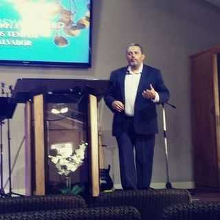 Lead Pastor Claudio Lapidus