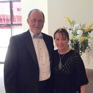 Pastor Rev. Mike & Cathy Howell