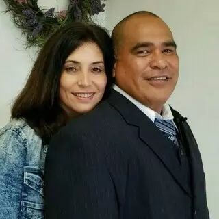 Pastor Dan & Minister Kuʻulei Akau