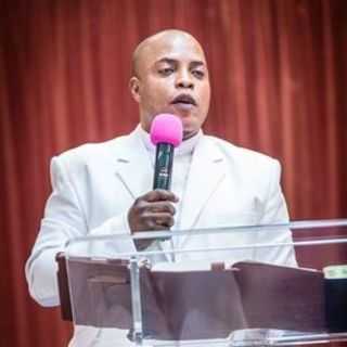 Senior Pastor Pst Daly Zelengi