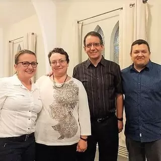 Pastores Yordan y Jacqueline Mitrovith con los pastores misioneros Rubén y Mónica Fernandez. Un tiempo de mucha bendición