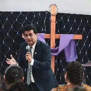 Pastor Fernando Saavedra